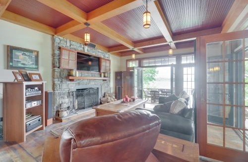 Middle Hope House | Luxe Family Home on Orange Lake w/Private Dock!
