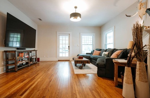 Old East Dallas House | Luxe Farmhouse near Deep Ellum & Bishop Arts