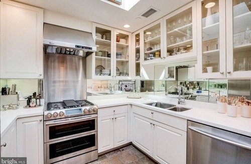 Georgetown Condo | LUXE Georgetown Penthouse, Deck, Skylights, Pkg