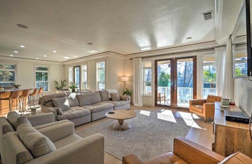 Grants Pass House | Luxe Getaway with Riverfront Views in Grants Pass!