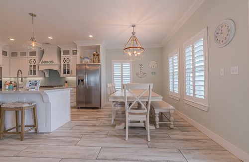 Port Bolivar House | Luxe Group Retreat Steps to Beach