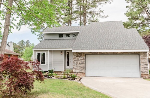 Havelock House | Luxe Havelock Stay - Very Clean - Near MCAS Cherry Point - Cabana + Fire Pit