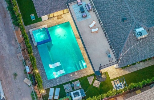 Scottsdale Country Acres House | Luxe Haven with Poolside Lounge & Stunning Aquarium Floors