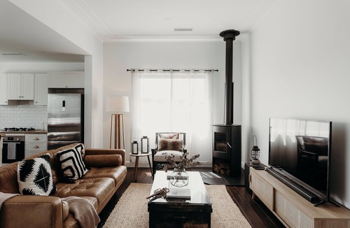 Morpeth House | Luxe Historic River Port Stay - Pay 2, Stay 3*