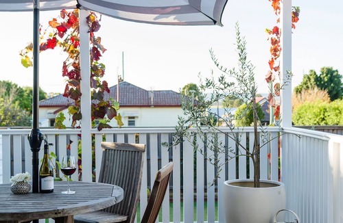 Morpeth House | Luxe Historic River Port Stay - Pay 2, Stay 3*