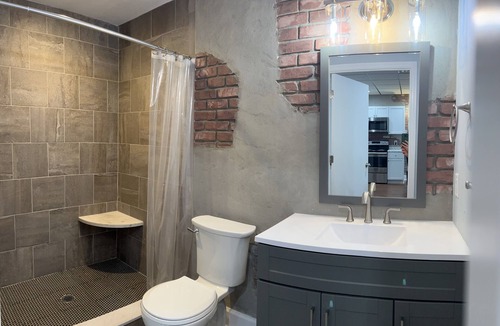 Monticello Apartment | Luxe-Historic Suite in Downtown Monticello