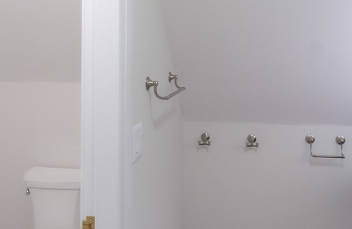 Quechee House | Luxe home on Quechee Club golf course - chef’s kitchen, central AC & pool table