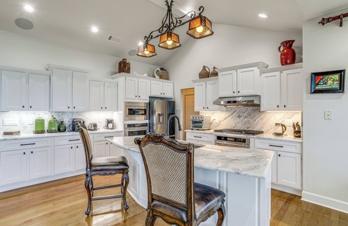 Quitman House | Luxe Home w/Panoramic Greers Ferry Lake Views