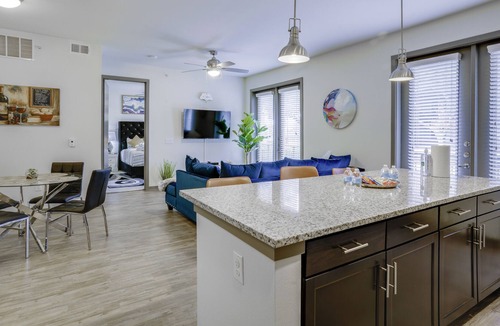 North Dallas Apartment | LUXE & HUGE Comfortable for Long Stays