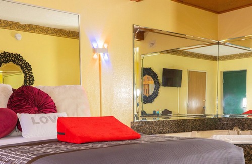 Dolton Hotel | Luxe Inn and Suites