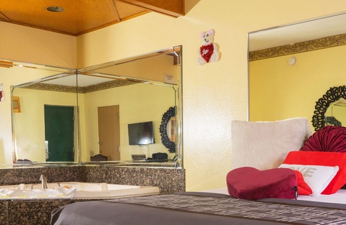 Dolton Hotel | Luxe Inn and Suites