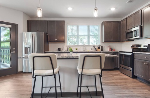 North Raleigh Apartment | Luxe King 3BR Suite in North Raleigh