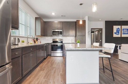 North Raleigh Apartment | Luxe King 3BR Suite in North Raleigh