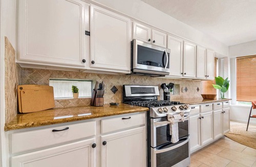 Barker House | Luxe King 5BR Home w/Game Room + Private Backyard