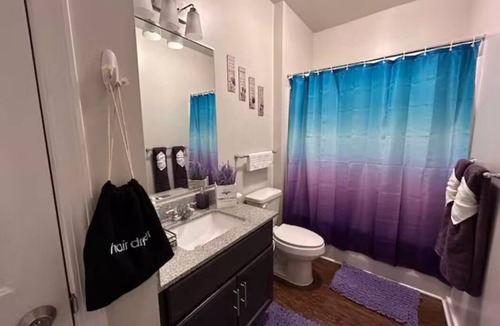 Moseley Apartment | Luxe King Bd W Resort Amenities