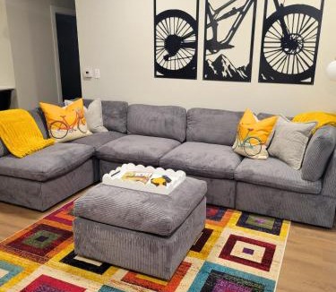 Rogers Apartment | Luxe King Suite, Cozy Sectional, Gym, Pool, Amp