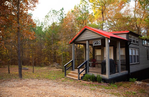 Mount Vernon Cabin | Luxe Lake house - 1 Bed/2 Bed Loft