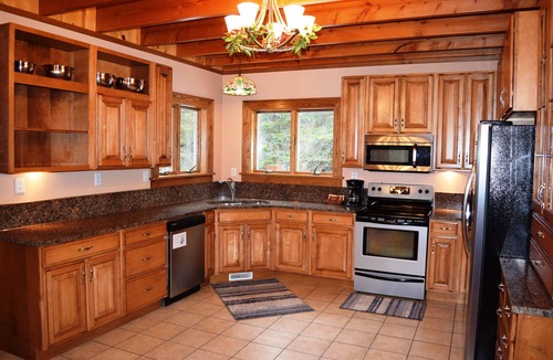 Marcell Cabin | LUXE LAKE Lodge -Jacuzzi-Fireplace-Pool Table-PingPong-Wifi-Trails-Quiet