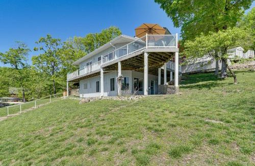 Roach House | Luxe Lake of the Ozarks Group Escape in Roach
