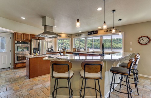 Roach House | Luxe Lake of the Ozarks Group Escape in Roach