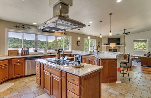 Roach House | Luxe Lake of the Ozarks Group Escape in Roach