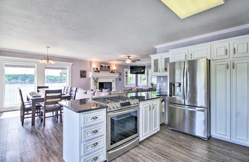 Gravois Mills House | Luxe Lake Ozarks Getaway with Private Boat Dock
