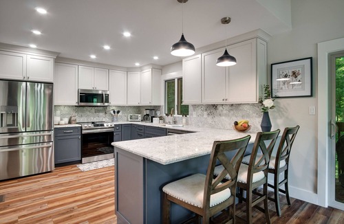 Sapphire House | Luxe Lakefront Retreat. Gorgeous views. June-Aug; Sun-Sun check in/out. SUP incl