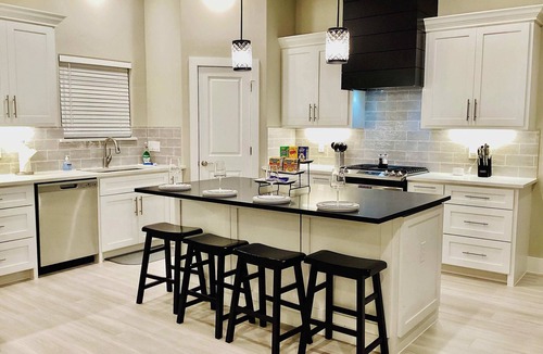Clear Lake Shores House | Luxe Lakehouse-Kemah For 8