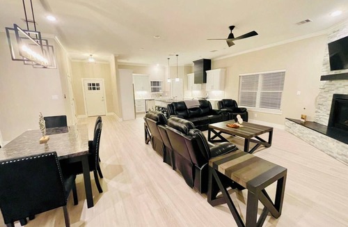 Clear Lake Shores House | Luxe Lakehouse-Kemah For 8