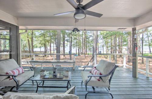 Flint House | Luxe Lakehouse w/Sunset Views on Lake Palestine!