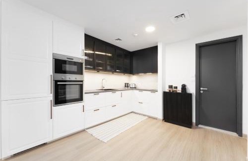 Jumeirah Lake Towers Apartment | Luxe Living in our Exquisite 1 Bedroom Apartment