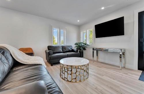 Port Dover Apartment | Luxe Lodges Lake Erie