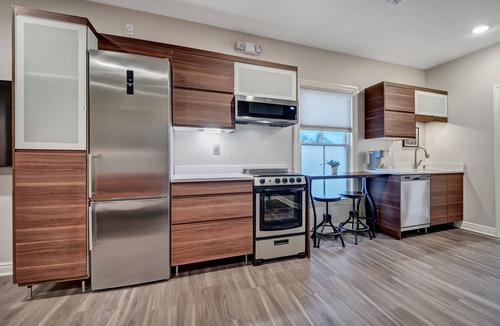 Warwick Apartment | Luxe Loft 2 on Main St.Steam Shower, ZeroG King Bed, Designer Kitchen, Elevator!