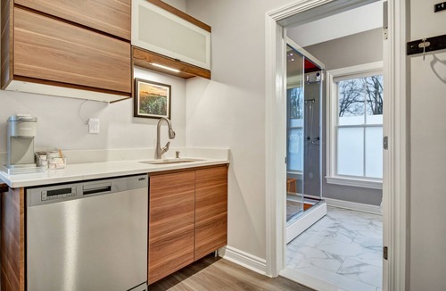 Warwick Apartment | Luxe Loft 2 on Main St.Steam Shower, ZeroG King Bed, Designer Kitchen, Elevator!