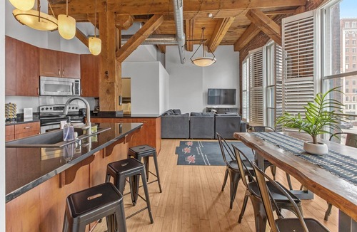 Wholesale District Apartment | Luxe Loft Downtown