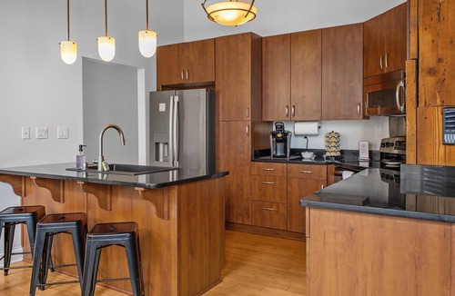 Wholesale District Apartment | Luxe Loft Downtown