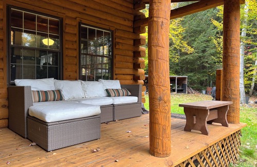 Campton Cabin | Luxe Log Cabin Under the Stars