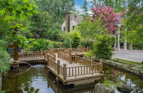 Old Westbury House | Luxe Mansion 40 min from Manhattan