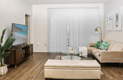 Del Rey Apartment | Luxe Marina Del Rey Apartment,Parking, Gym, Pool, jacuzzi,BBQ