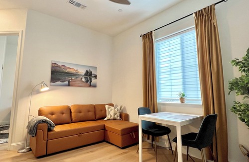 Roseville House | Luxe Mediterranean Lounge with King Bed