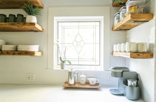 Southeastern Sacramento House | Luxe Mid-Town Bungalow