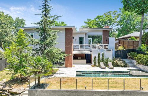 Lavista Park House | Luxe Modern 4 bdrm45bath w Private poolSleeps 8