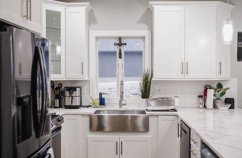 Hackensack River Waterfront Condo | Luxe, Modern, and Spacious Condo Near NYC