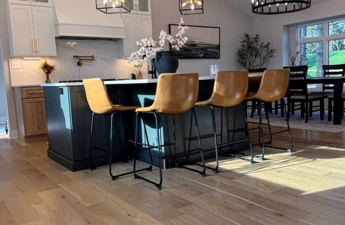 Panora House | Luxe Modern Lakehouse - Luxe Retreat