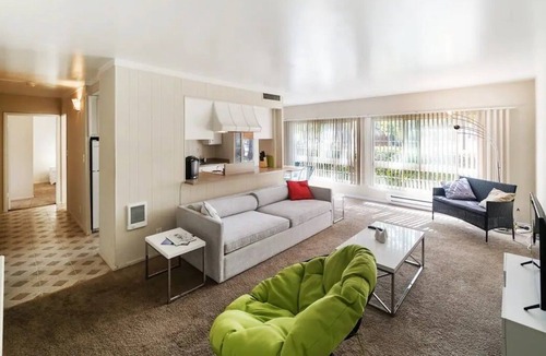 Mountain View House | Luxe Modern Private Retreat Minutes to Downtown!