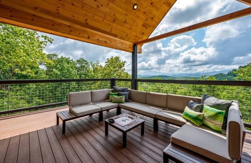 Sevierville Ski Chalet | Luxe Mountain Cabin with Hot Tub