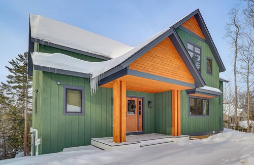 Ludlow Cottage | Luxe Mountain Home w/Chefs Kitchen & Okemo Views