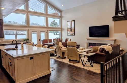 Star Valley Ranch House | Luxe Mountain Retreat with Hot Tub