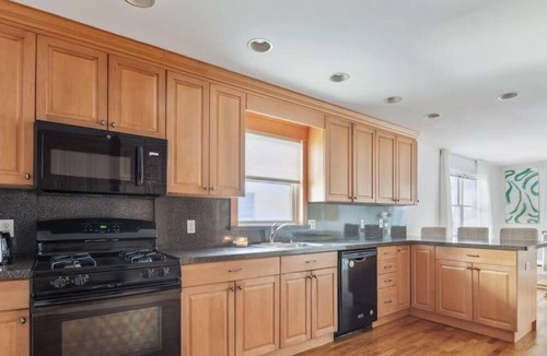 Southeast Yonkers Apartment | Luxe NYC Home with Game Room + Free Parking