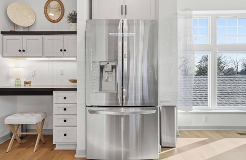 Cherry Street House | Luxe on Lewis | Utica Sq/EXPO | Chef's Kitchen